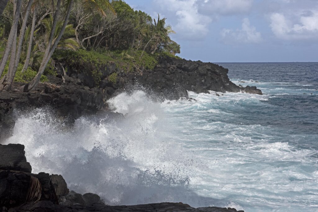 Kehena Black Sand Beach (Hawaii)